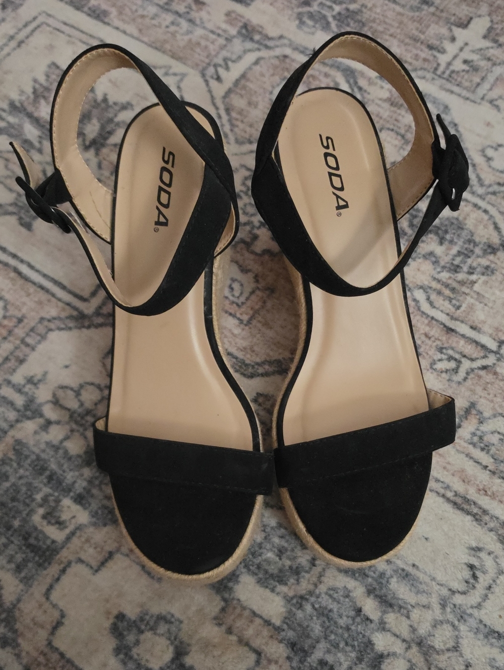 New Never Worn Soda Womens Size 10 Black Suede Ankle-Strap Heeled Sandals